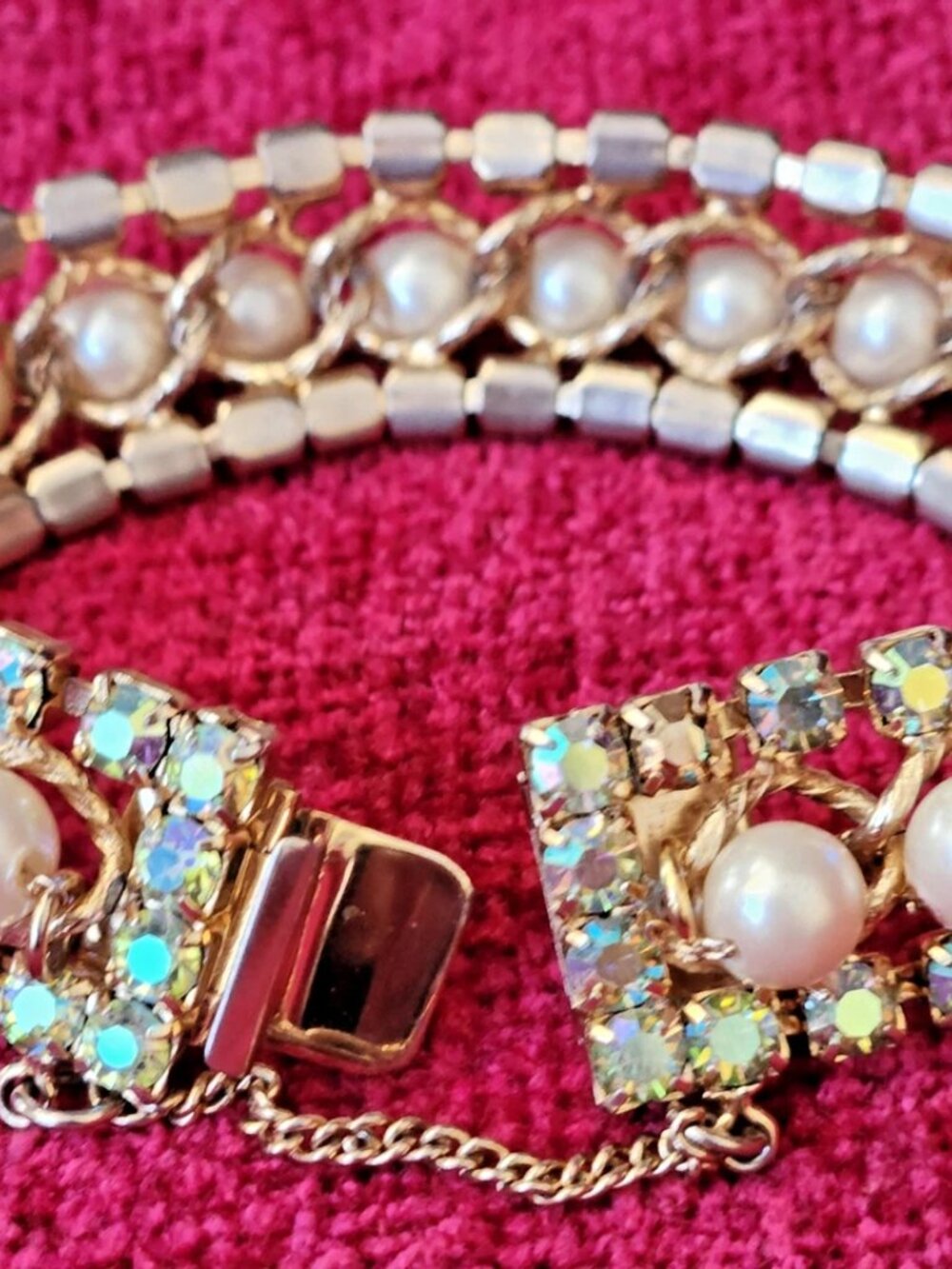 Exquisite Vintage Hobe Faux Pearl Aurora Borealis Crystal Rhinestone Bracelet - Picture 9 of 16